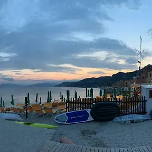 https://varigotti-subitoalmare.hotelitalianriviera.com